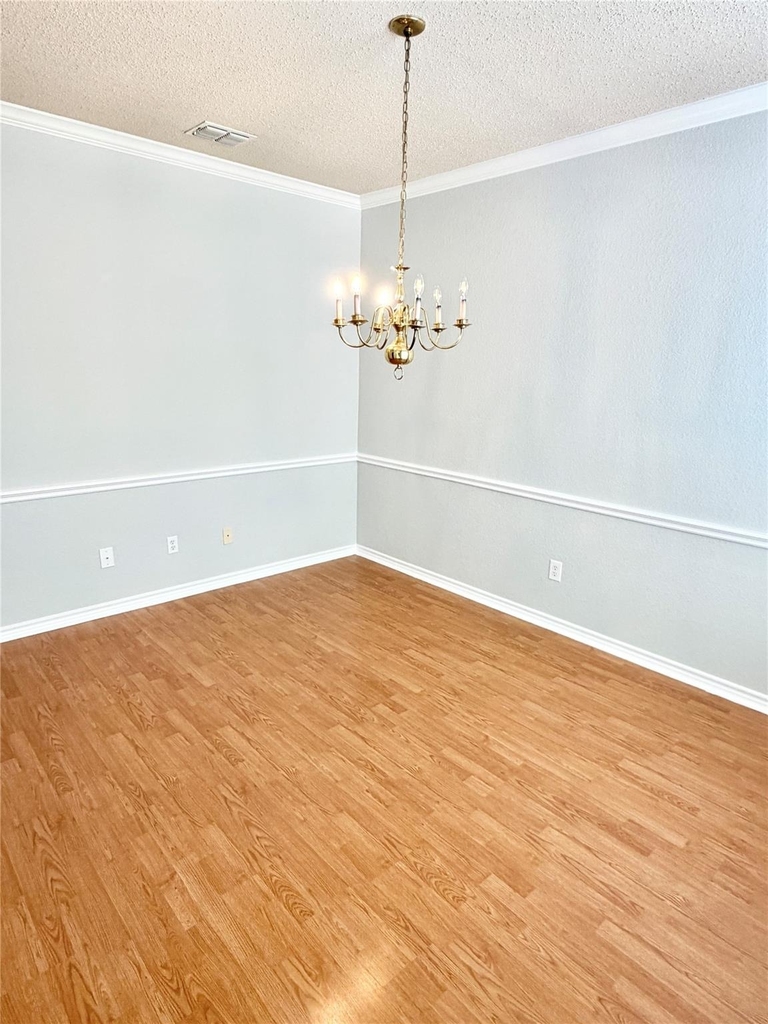 140 Fallkirk Drive - Photo 4