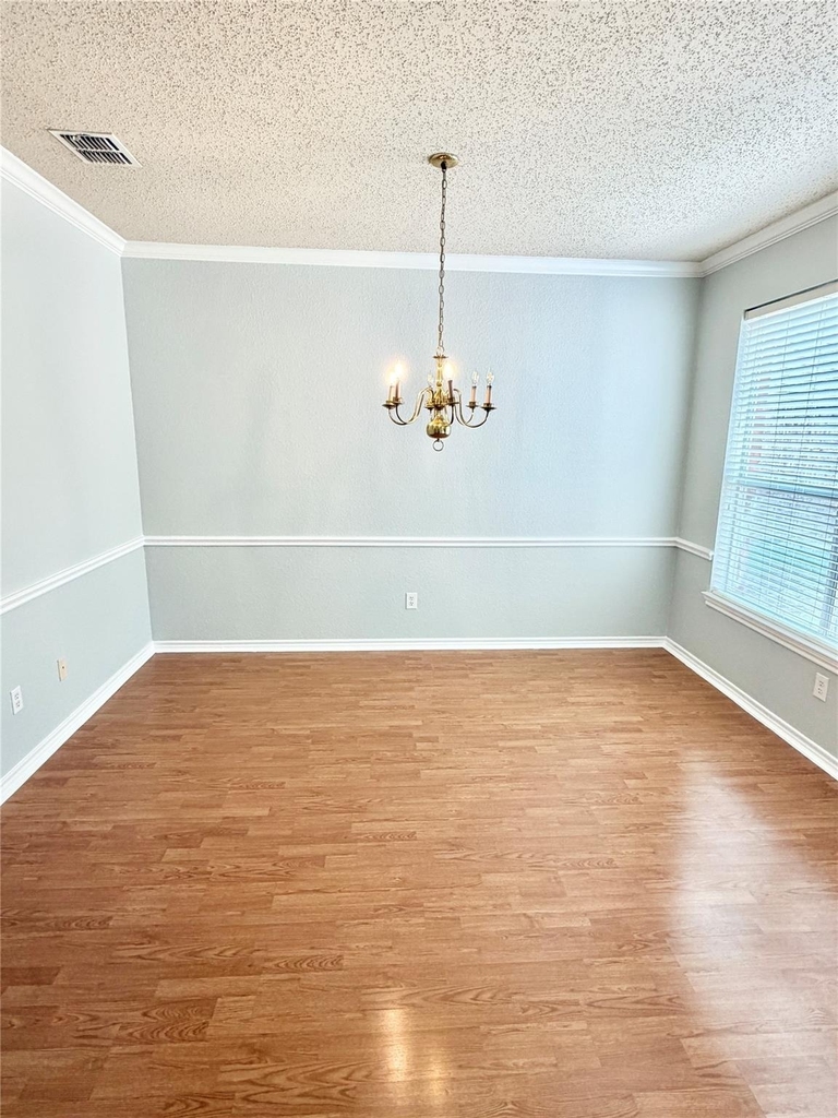 140 Fallkirk Drive - Photo 3