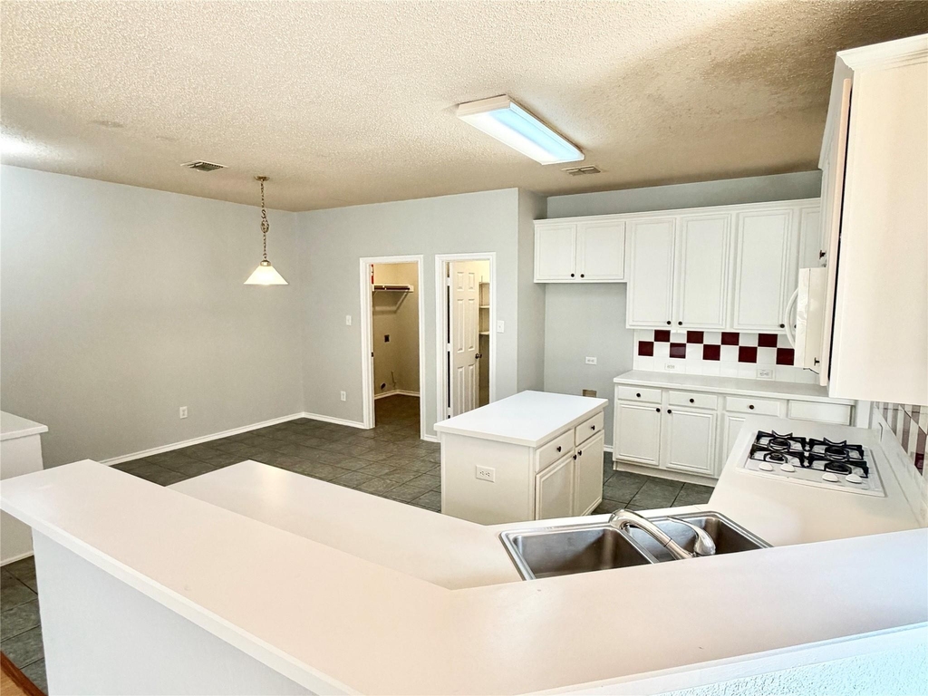 140 Fallkirk Drive - Photo 7