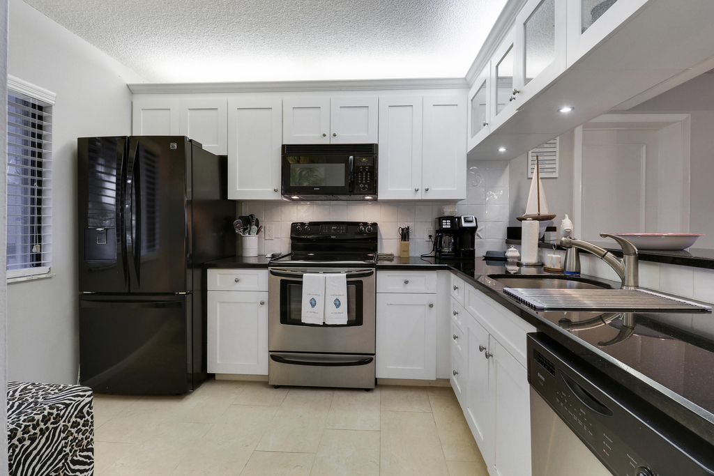1601 Marina Isle Way - Photo 5