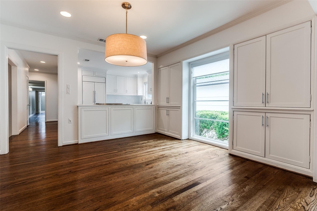 4625 N Versailles Avenue - Photo 6