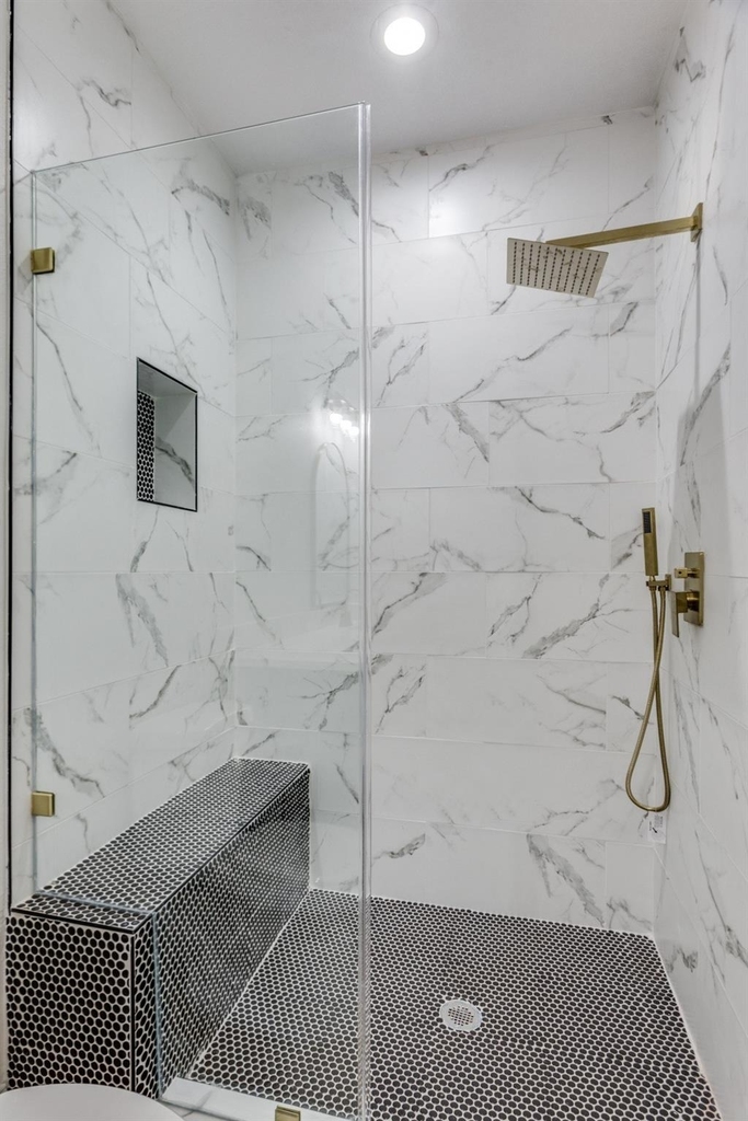 8004 Julie Avenue - Photo 7