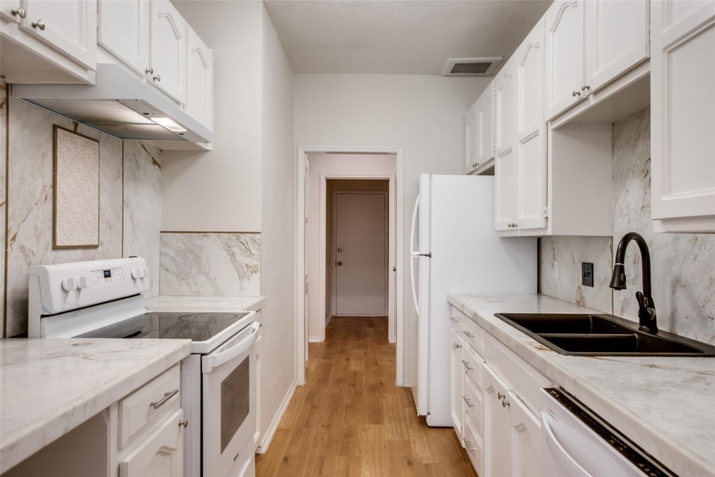 510 Norwood Place - Photo 4