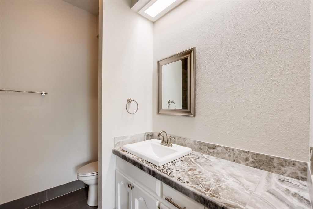 510 Norwood Place - Photo 11