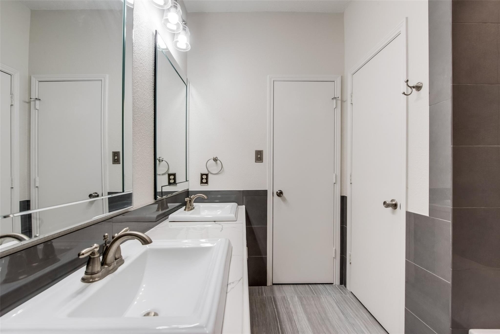 510 Norwood Place - Photo 16