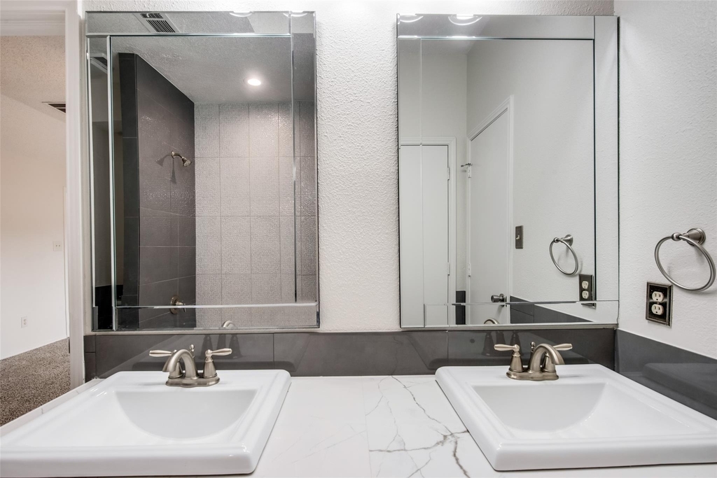 510 Norwood Place - Photo 18