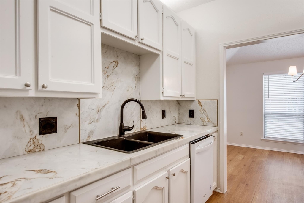 510 Norwood Place - Photo 5