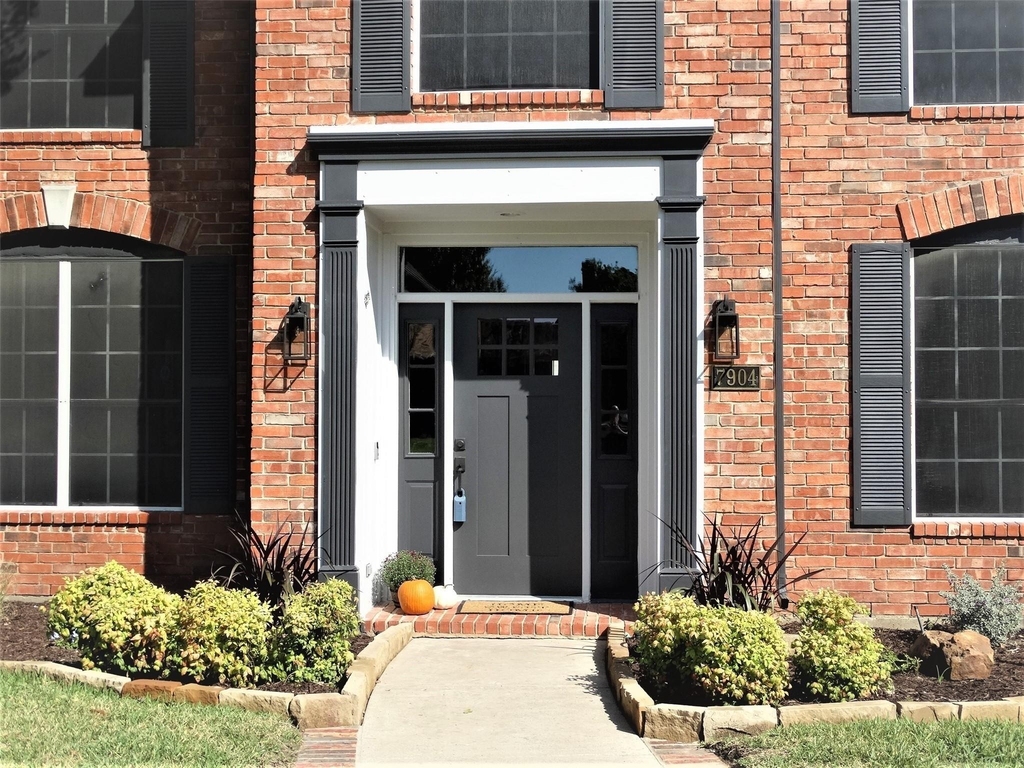 7904 Kettlewood Court - Photo 1