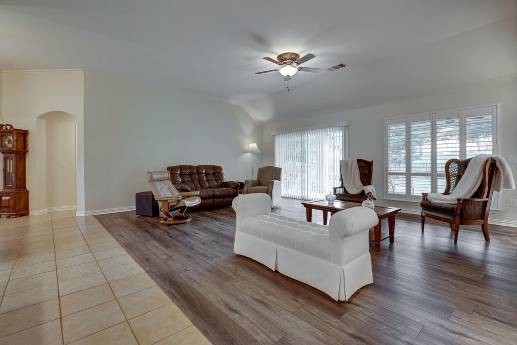 9600 Colbert Cove - Photo 6