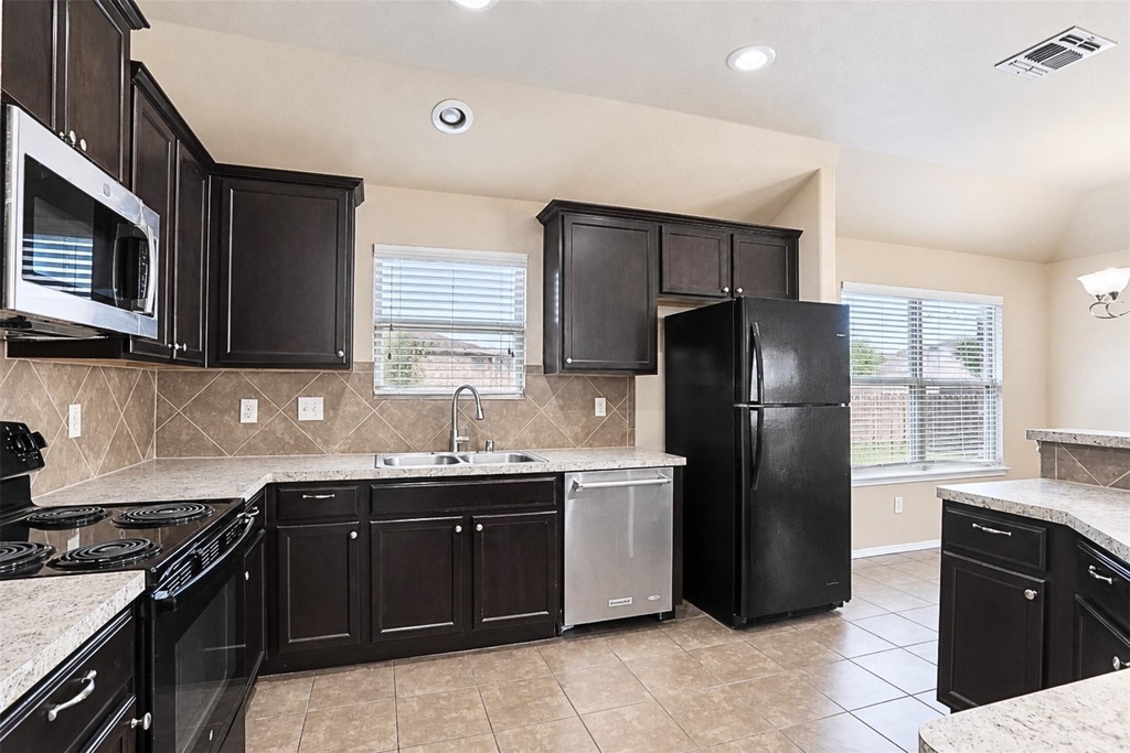 1213 Lambert Drive - Photo 5