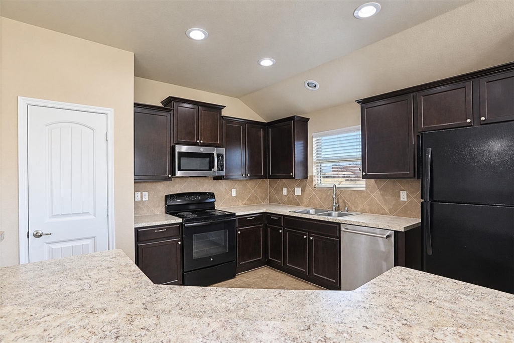 1213 Lambert Drive - Photo 3