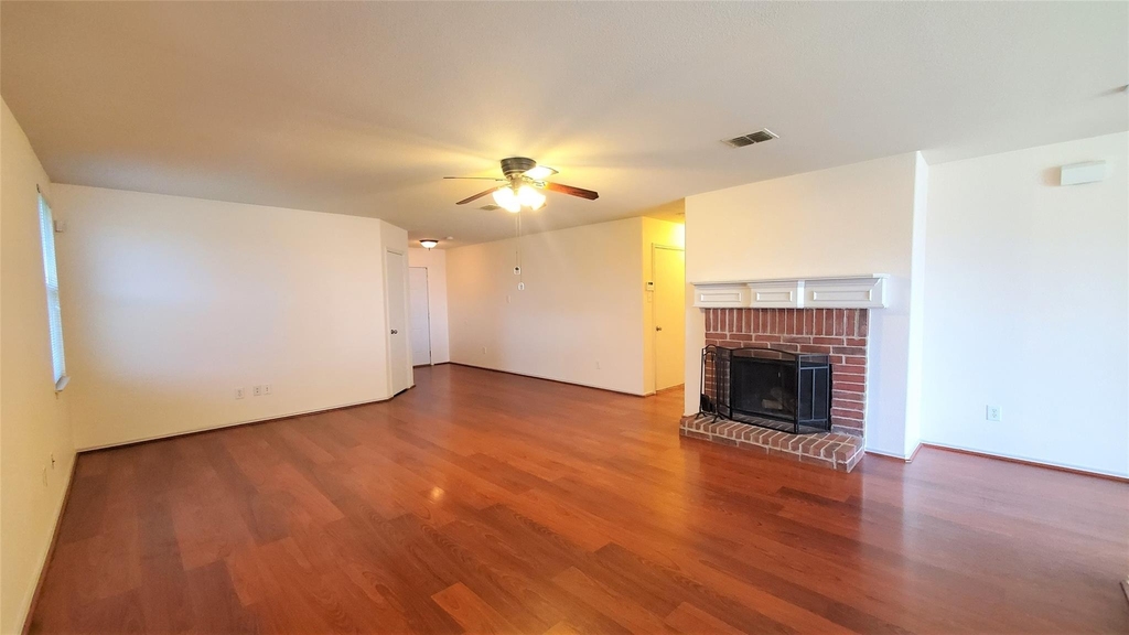 7536 Almondale Drive - Photo 3