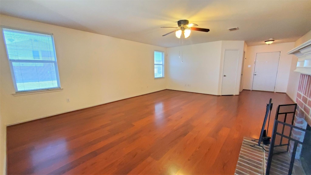 7536 Almondale Drive - Photo 4