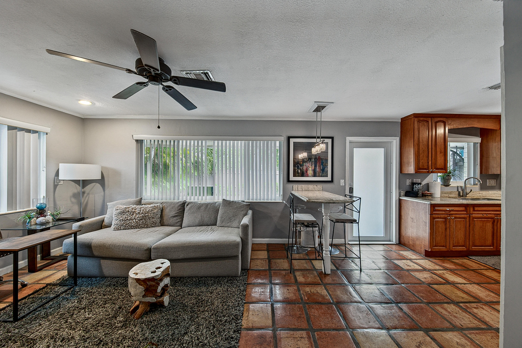 701 Ne 22nd Drive - Photo 11
