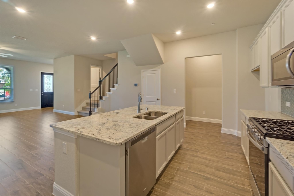 7616 Redondo Drive - Photo 10