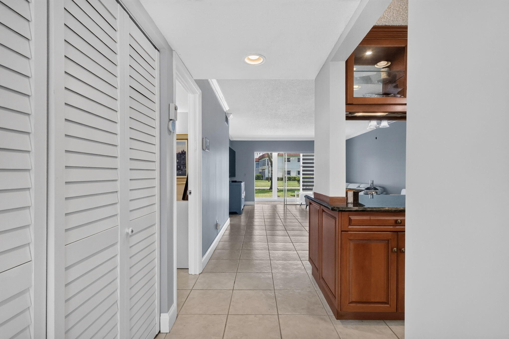 22 Abbey Lane - Photo 2