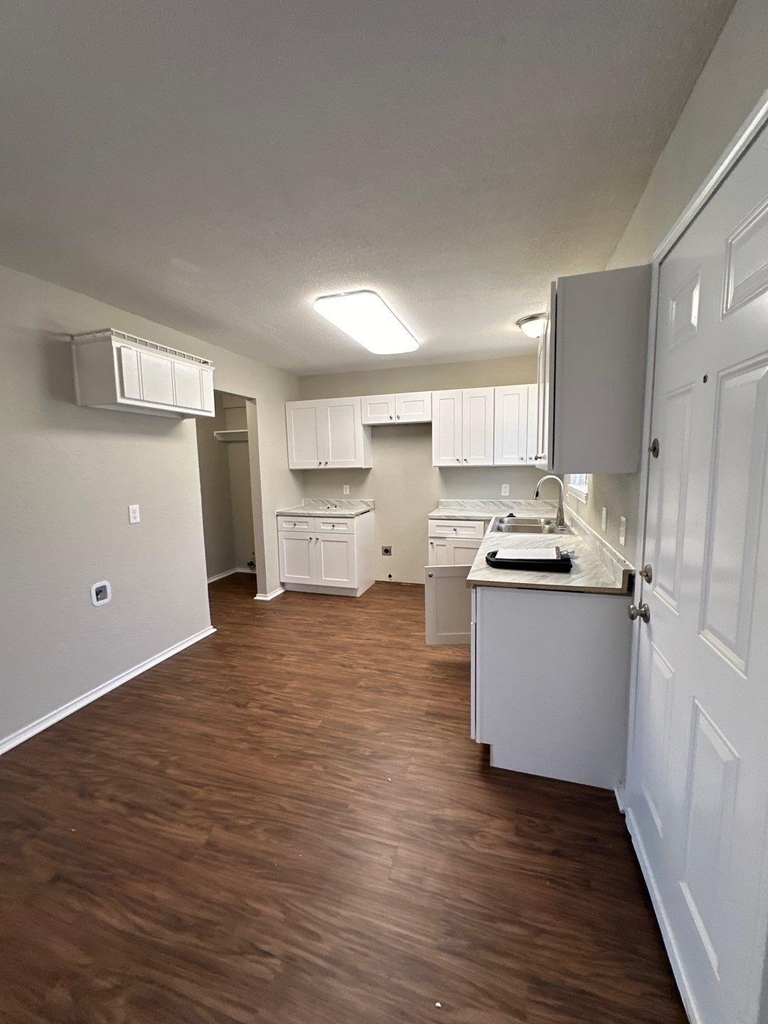 441 Signal Hill Court N - Photo 3