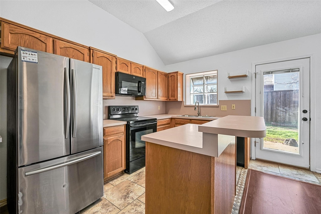 2114 Lattimore Street - Photo 5