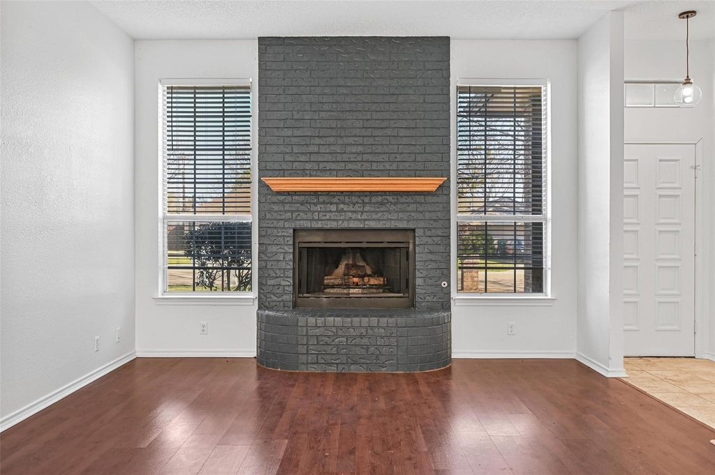 2114 Lattimore Street - Photo 2