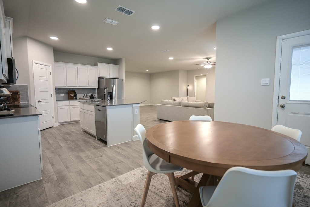 725 Golden Gate Park Road - Photo 32
