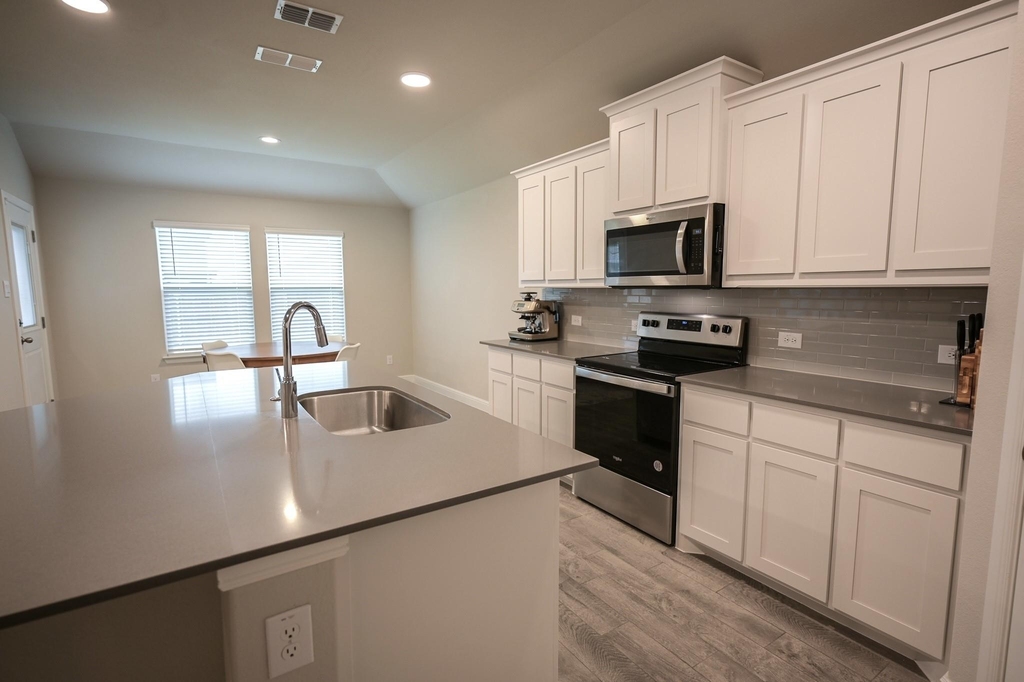 725 Golden Gate Park Road - Photo 29