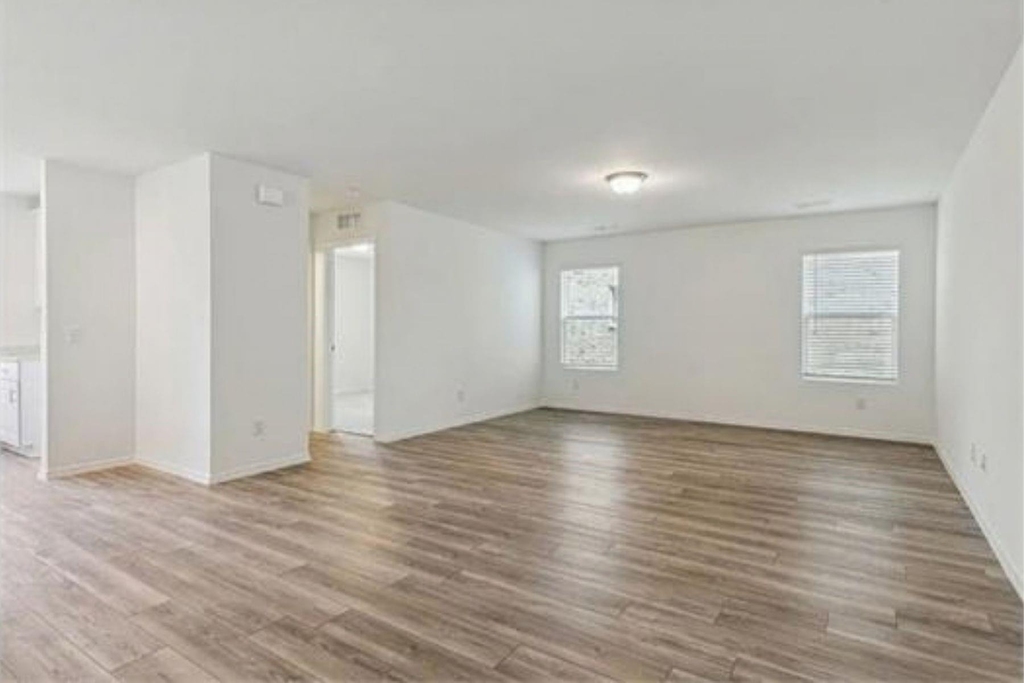 1917 Applewood Trail - Photo 4