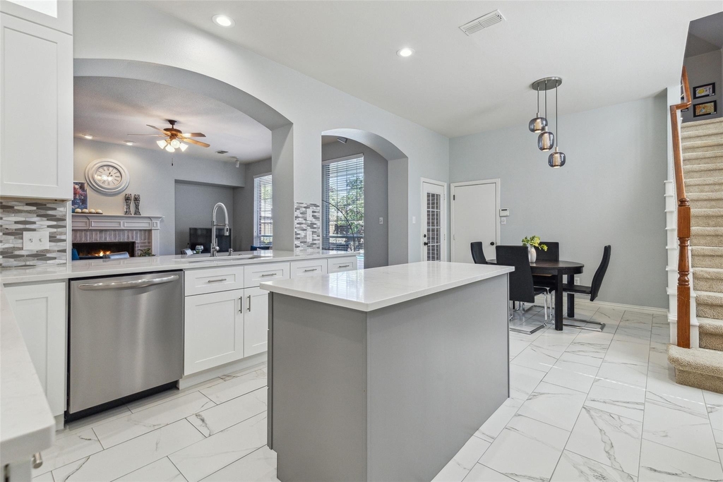 9740 Plains Circle - Photo 9