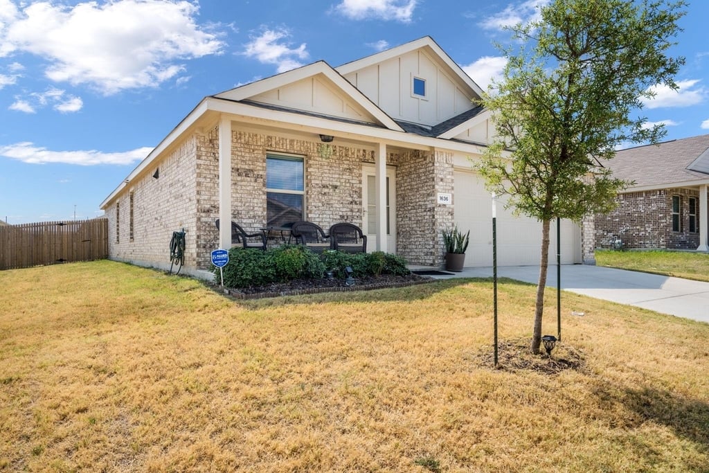 1636 Bluff View Drive - Photo 1