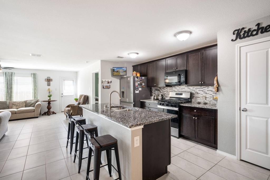 1636 Bluff View Drive - Photo 8