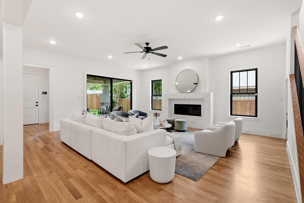 5449 Goodwin Avenue - Photo 10