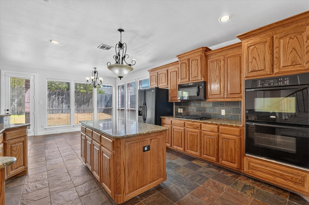 7511 Courtney Circle - Photo 7