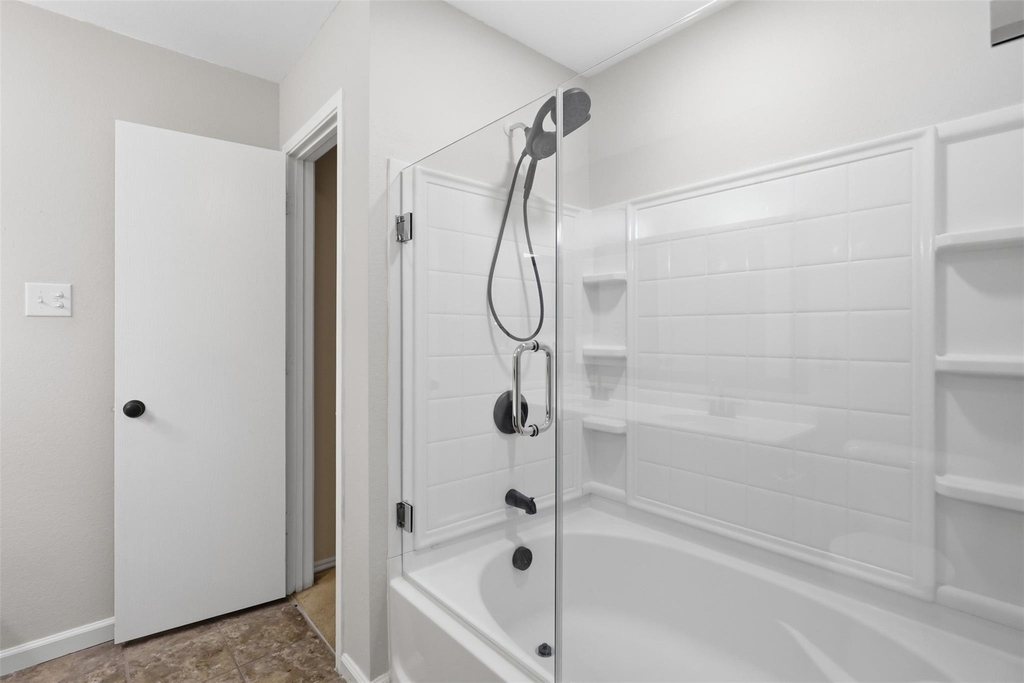 9582 Rosedale Drive - Photo 16