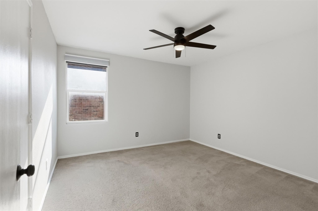 9582 Rosedale Drive - Photo 17