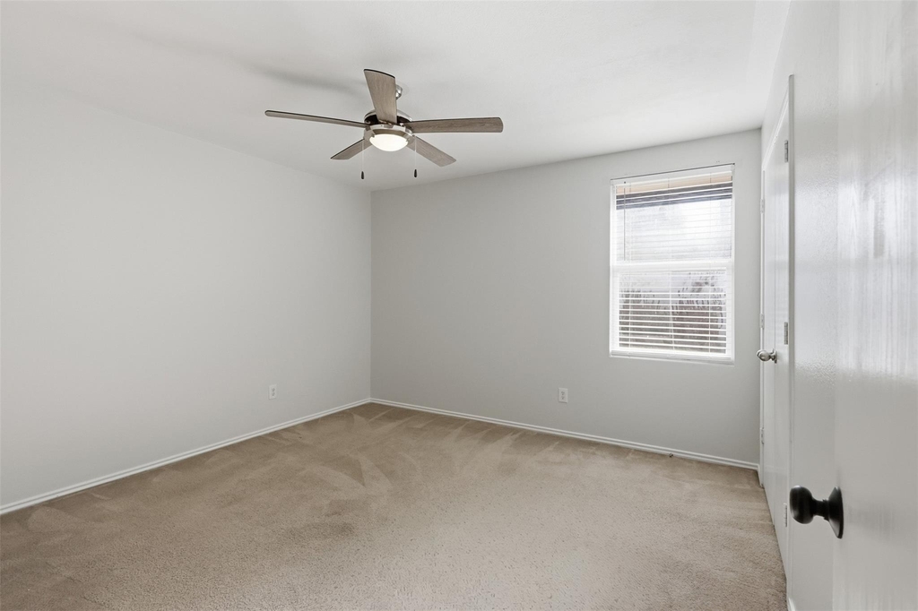 9582 Rosedale Drive - Photo 18
