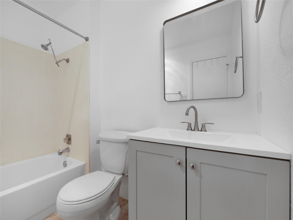 1472 Rockshire Drive - Photo 18