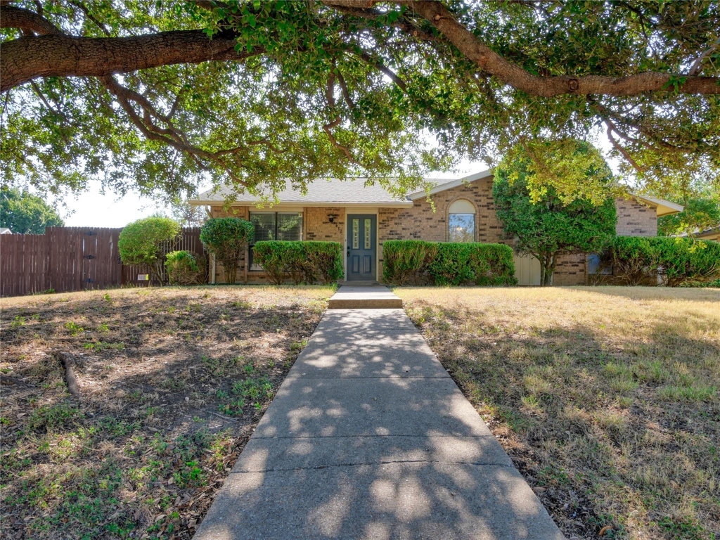 1472 Rockshire Drive - Photo 1