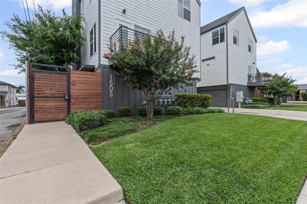 1505 N Garrett Avenue - Photo 2