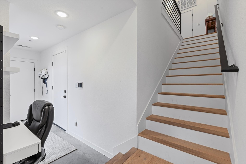 1505 N Garrett Avenue - Photo 6