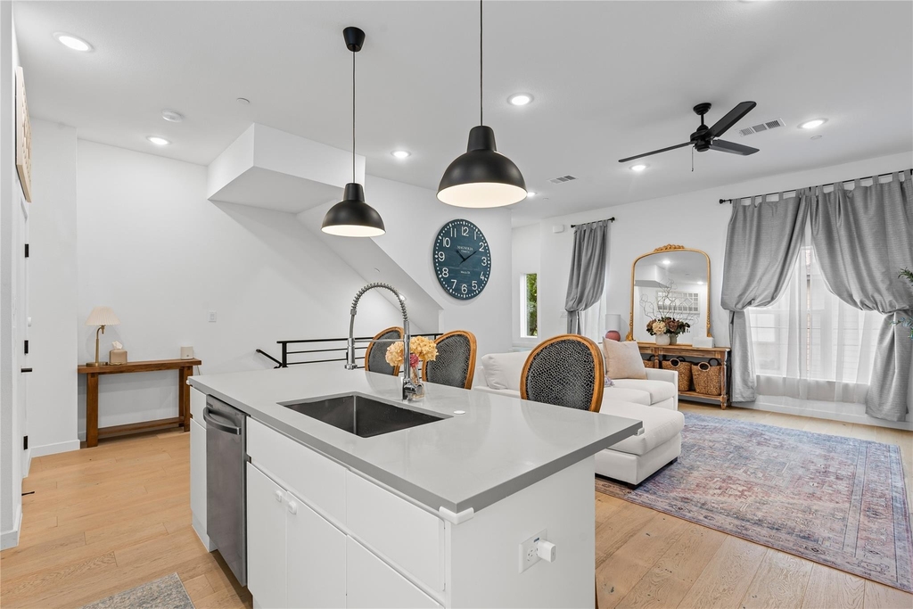 1505 N Garrett Avenue - Photo 9