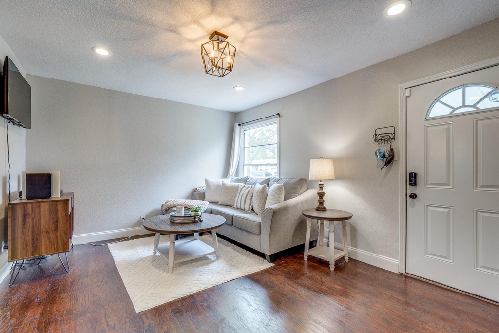 2111 Norwood Drive - Photo 4