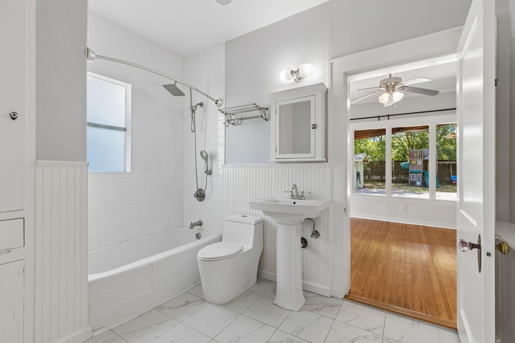 6102 Worth Street - Photo 8
