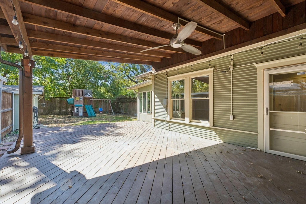 6102 Worth Street - Photo 3