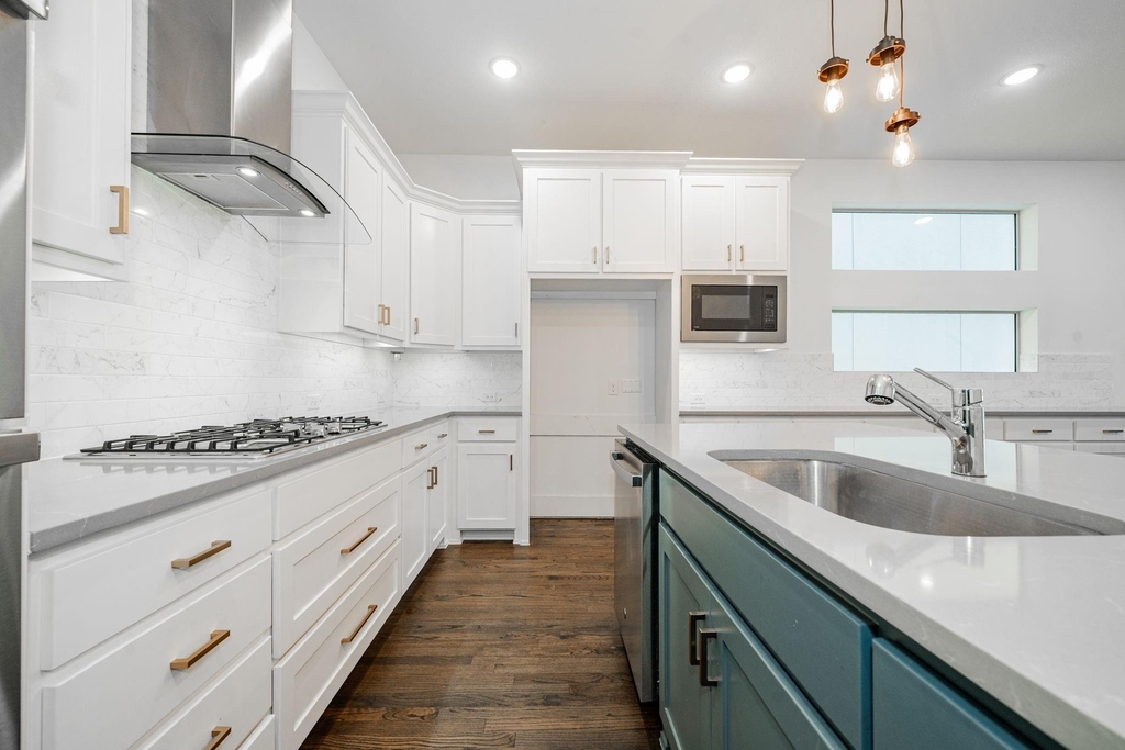 8106 Fallston Court - Photo 5
