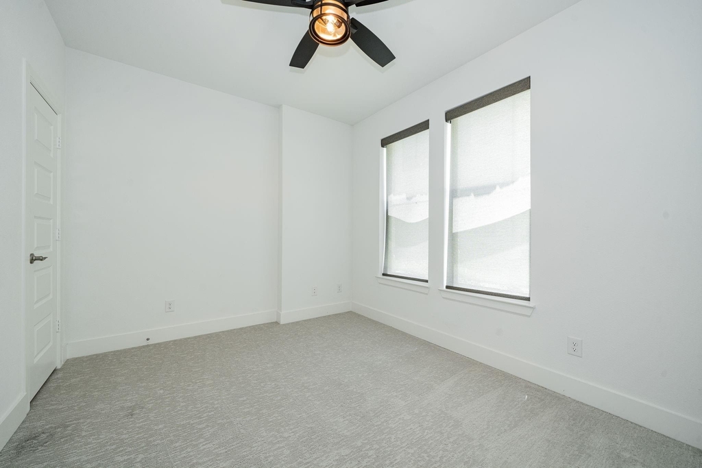 8106 Fallston Court - Photo 33