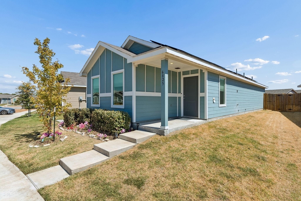 6825 Sunbeam Circle - Photo 0