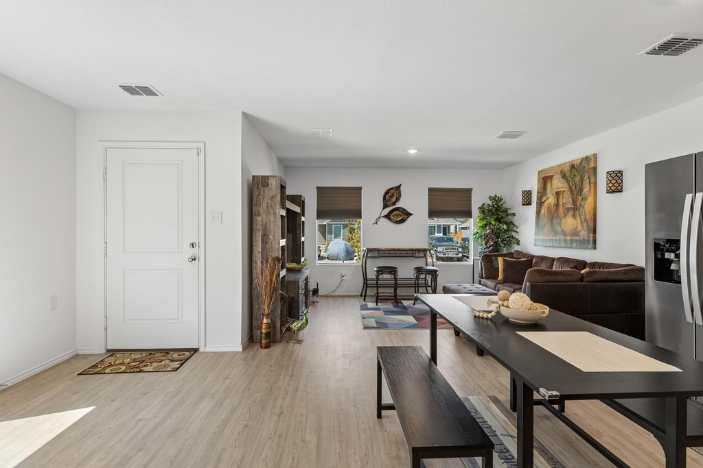 6825 Sunbeam Circle - Photo 4