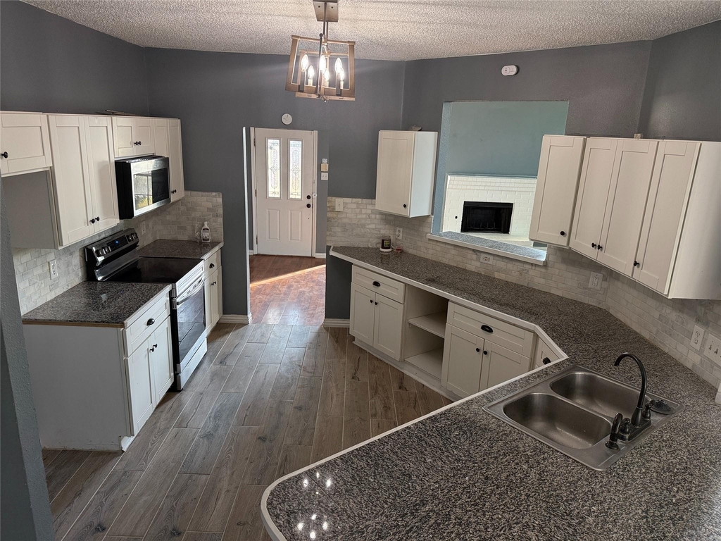 2700 Crystal Falls Drive - Photo 4