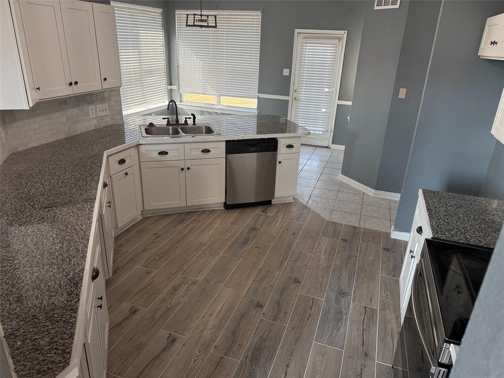 2700 Crystal Falls Drive - Photo 7