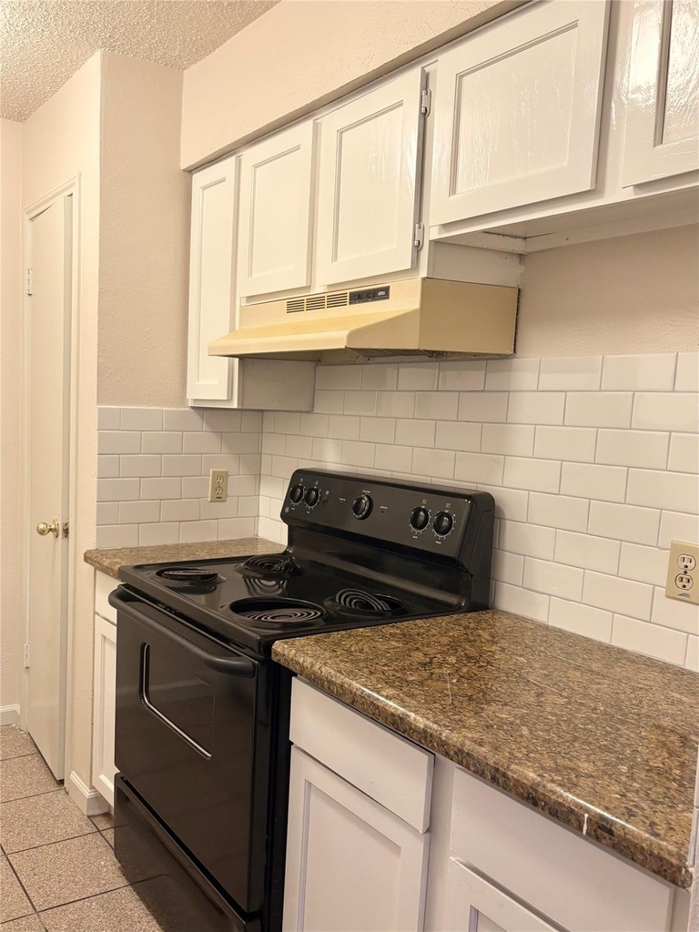 8109 Skillman Street - Photo 3