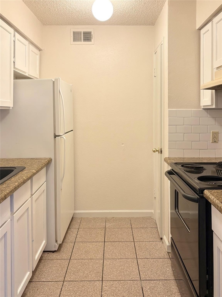 8109 Skillman Street - Photo 2
